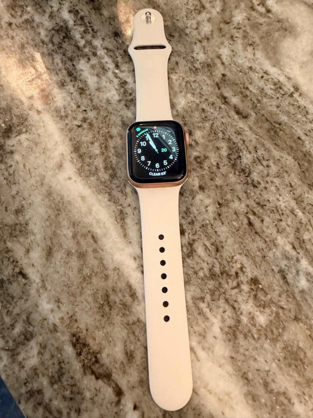 Apple Watch SE 40mm- with 11 watch bands - Rose Gold Case